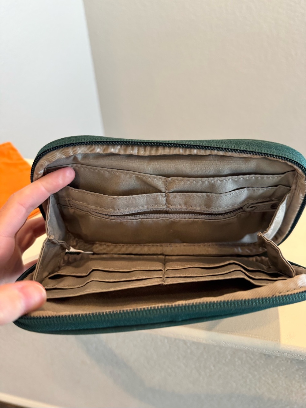 Fjallraven Kanken Lilac Backpack with Orange Pouch and Green Wallet - Picture 3 of 10